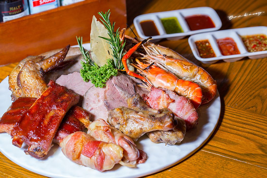 บุฟเฟ่ต์ BBQ หมู เนื้อ ไก่ กุ้ง เนื้อแกะ วัตถุดิบชั้นดี ไม่อั้น ที่ Tavern by The Sea โรงแรม Amari Ocean Pattaya